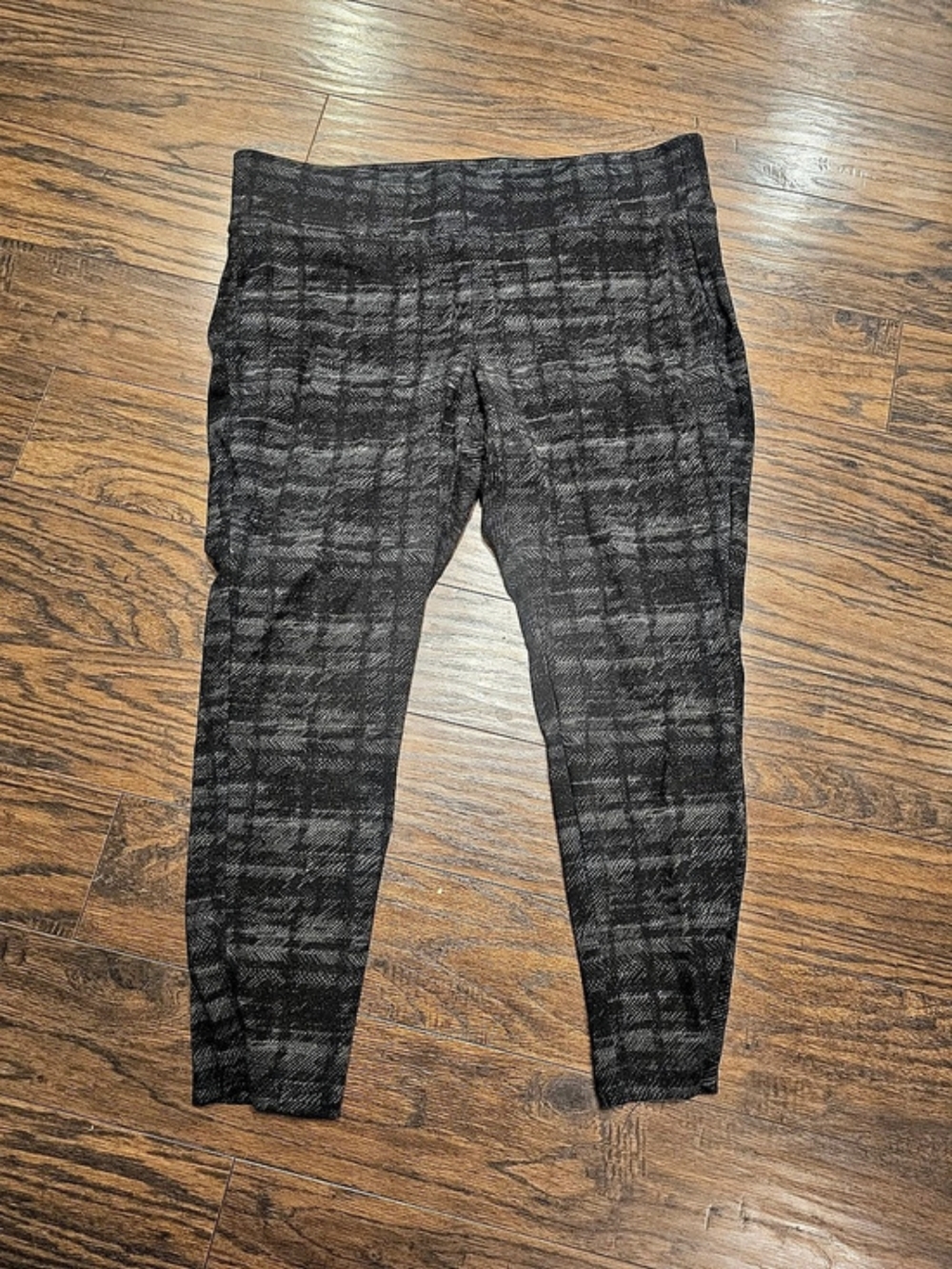 Torrid Abstract Black Leggings Size 2